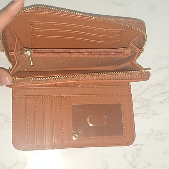 Women's Faux Leather Wallet - Picture 3 of 3